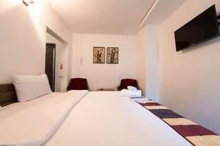 Отель No Problem Hotel at Glinka Street Ереван Улучшенный двухместный номер с 1 кроватью-15