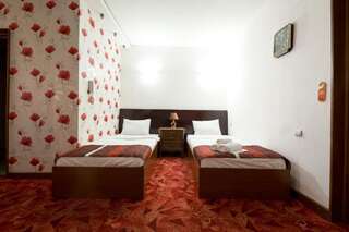 Отель No Problem Hotel at Glinka Street Ереван Стандартный двухместный номер с 2 отдельными кроватями-6